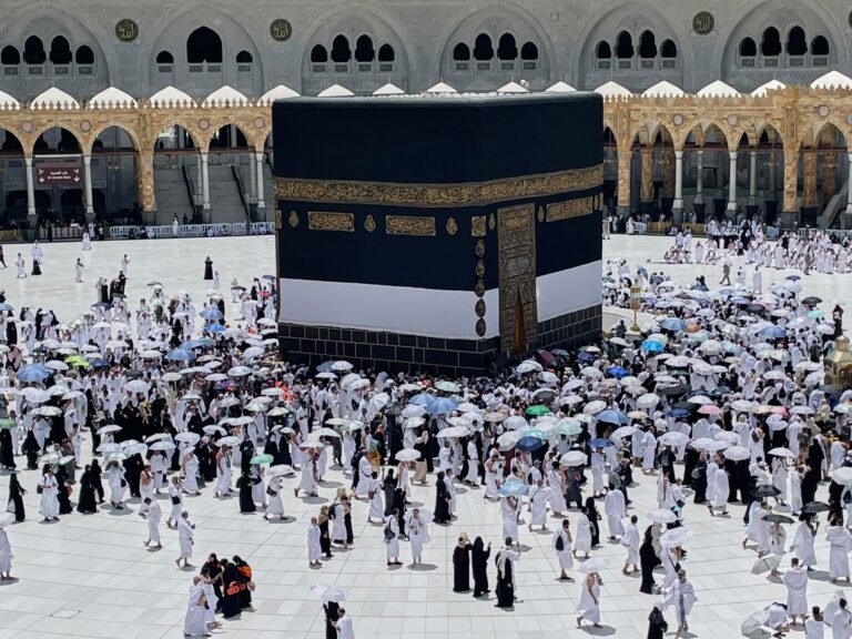 Foto's: Pelgrims Verzamelen Zich in Saoedi-Arabiƫ voor de Hajj