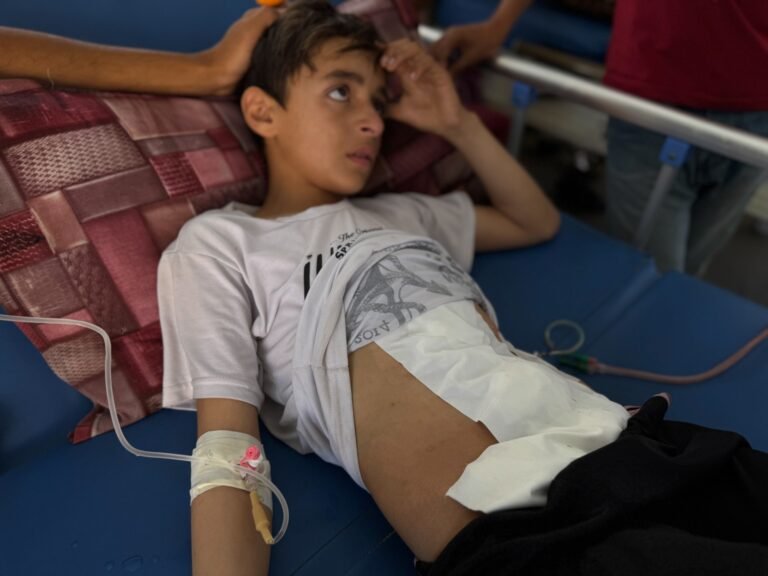 Hongersnood en geweld: Palestijnen herinneren zich de verschrikkingen van de hulpmassaker in Rafah