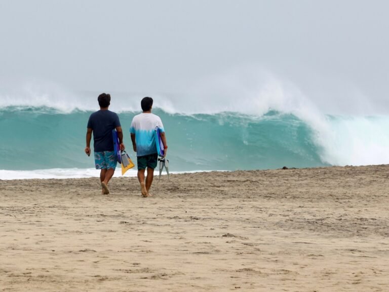 Hurriëne Erick nadert de Stille Oceaan, dreigt Mexico met overstromingen