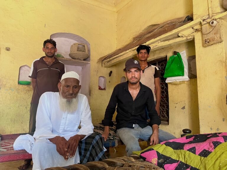 India dwong 8 miljoen mannen tot sterilisatie: Een dorp herinnert zich 50 jaar later
