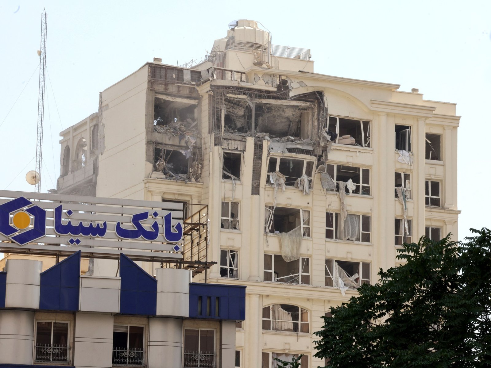 Iran annuleert volgende ronde nucleaire gesprekken met de VS te midden van 'barbaarse' Israëlische aanvallen