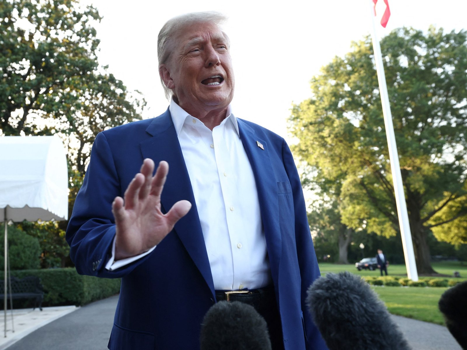 Israel-Iran Wapenstilstand Begint Moeizaam, Wekt Trump’s Woede na Feestelijkheden