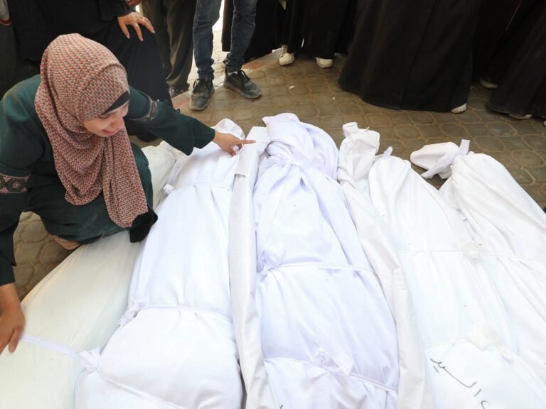 Israël doodt meer dan 70 mensen in Gaza, waaronder 16 bij aanval op familiehuis