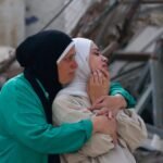 Israëlische aanvallen eisen ten minste 92 levens, waaronder hulpzoekers in Gaza