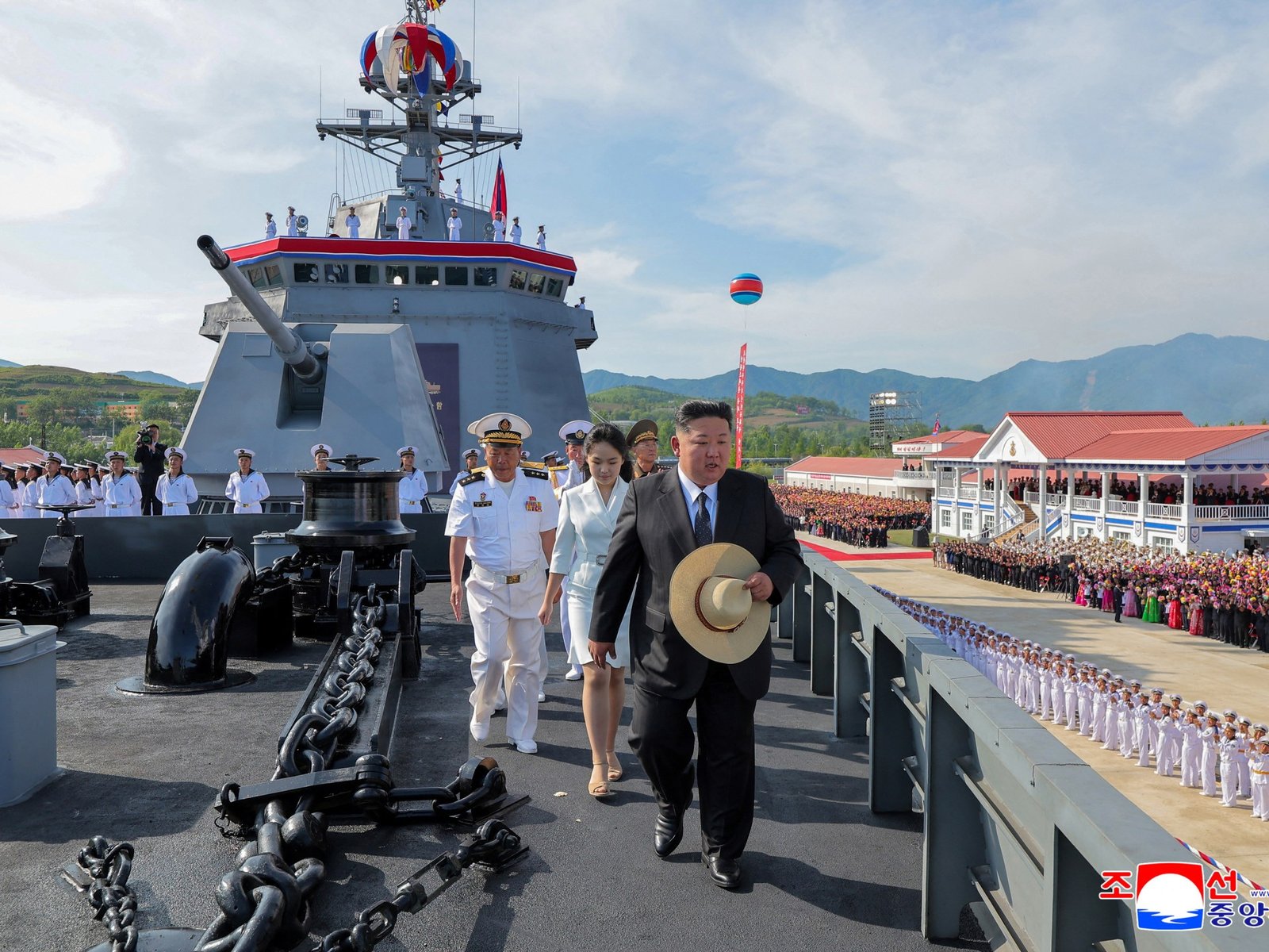 Kim Jong-un van Noord-Korea richt zich op uitbreiding van oorlogsschepen na herlancering beschadigde destroyer