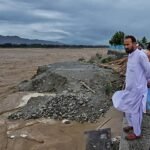 Meerdere doden door bliksemoverstromingen in Pakistan: tientallen mensen meegesleurd