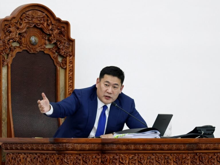 Mongoolse Premier Verdreven Te midden van Corruptieprotesten