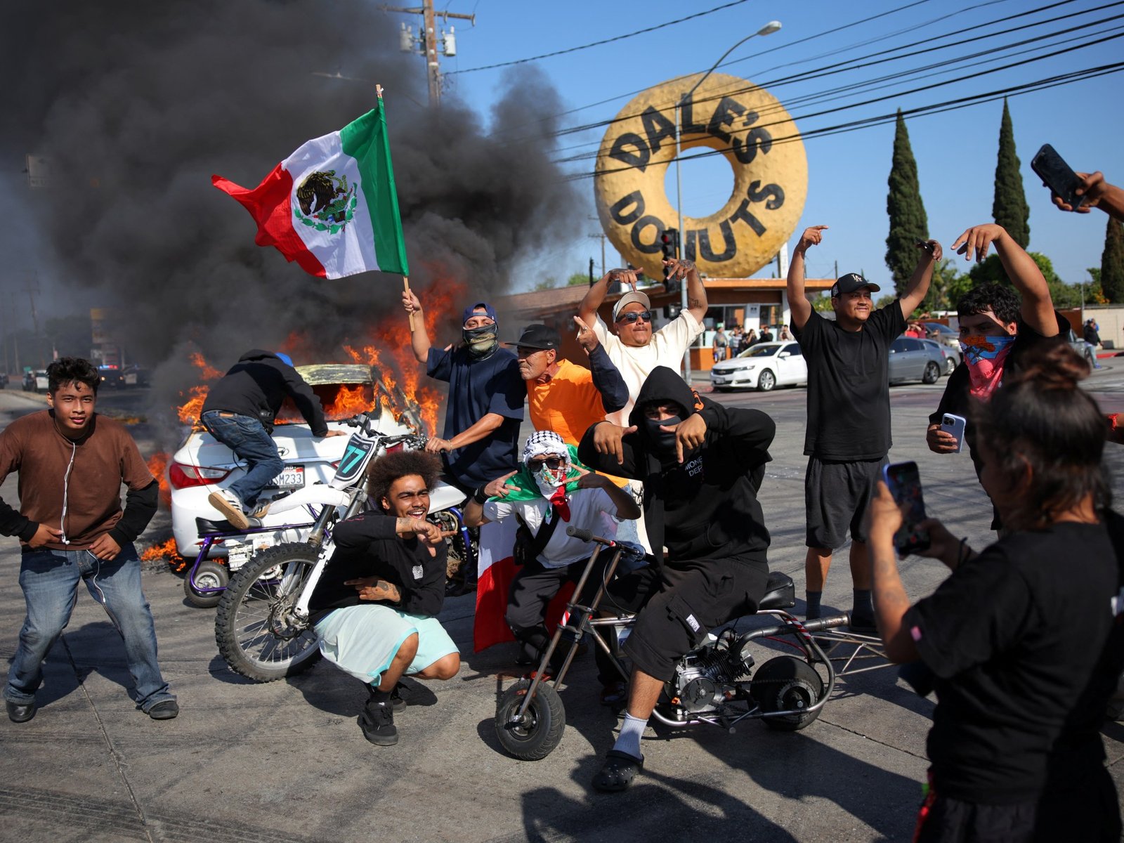 Onrust in Los Angeles als protesten tegen immigratie-invallen aanhouden