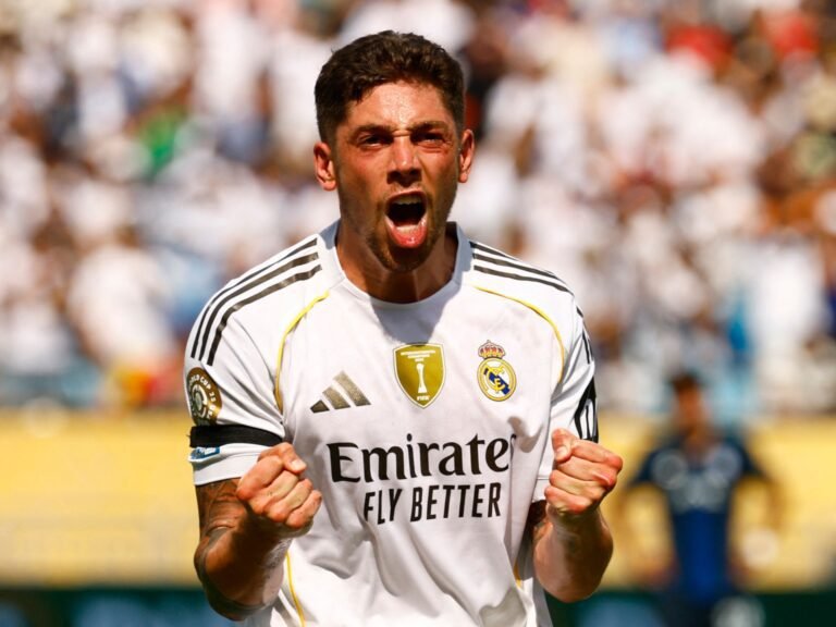 Real Madrid Verslaat Pachuca in Club Wereldkampioenschap Ondanks Vroeg Rode Kaart voor Asencio