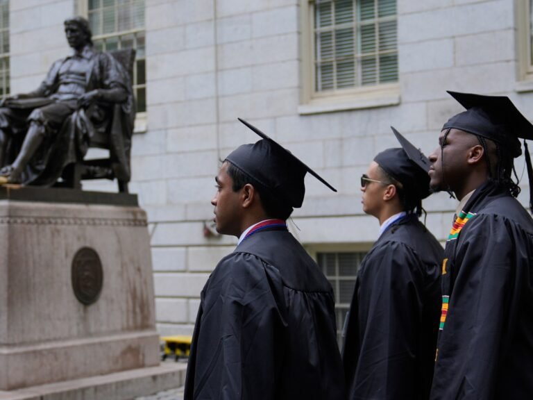 Rechter blokkeert nieuwe poging van Trump om buitenlandse studenten van Harvard toegang tot de VS te ontzeggen