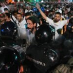 Servische politie arresteert tientallen tijdens botsingen met antigouvernementele demonstranten