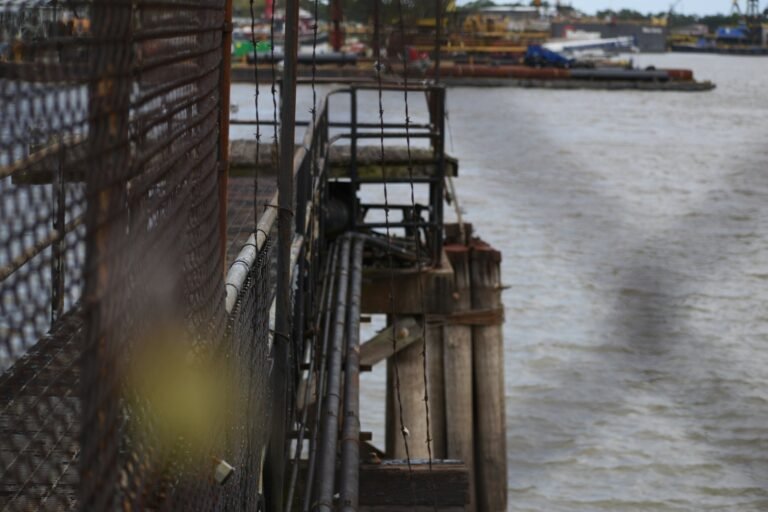 Studie toont ongelijkmatige verzakking van grond in New Orleans aan, wat zorgen over overstromingsrisico's vergroot