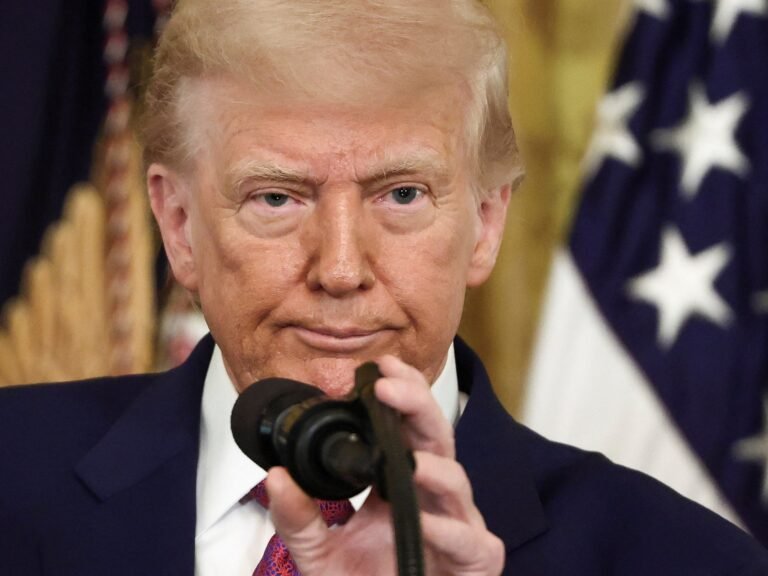 Trump waarschuwt voor kans op enorme conflicten te midden van spanningen tussen Israël en Iran