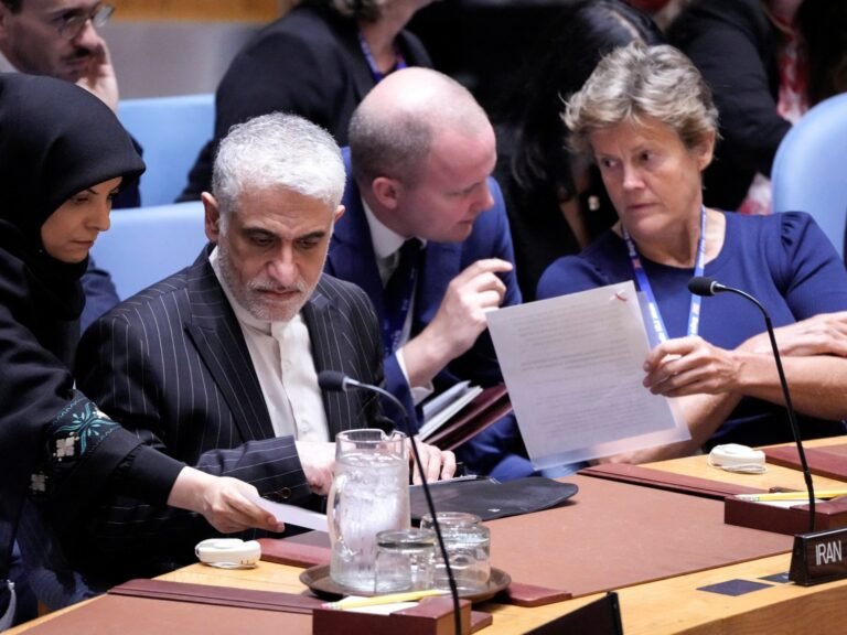 VN-functionarissen verzoeken Israël en Iran om 'beheersing' tijdens spoedvergadering