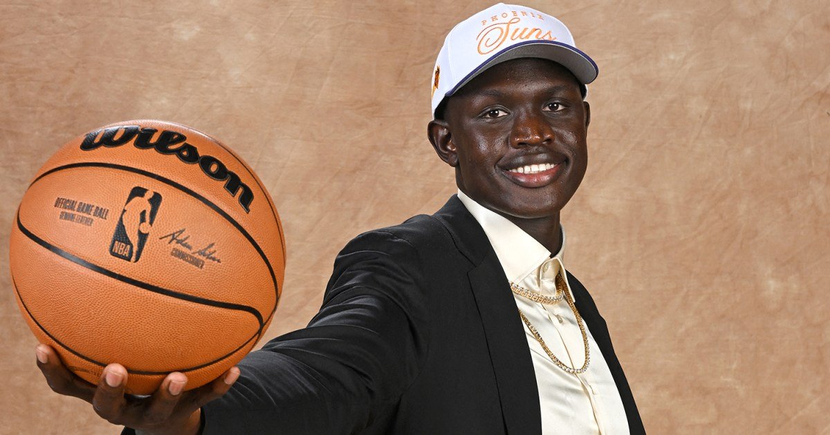 Van Afrikaanse vluchtelingenkampen naar de NBA: Wie is Khaman Maluach uit Zuid-Soedan?