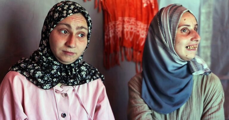 Vergeten door de wereld: Zussen in Gaza ondervinden extra moeilijkheden door hun handicap