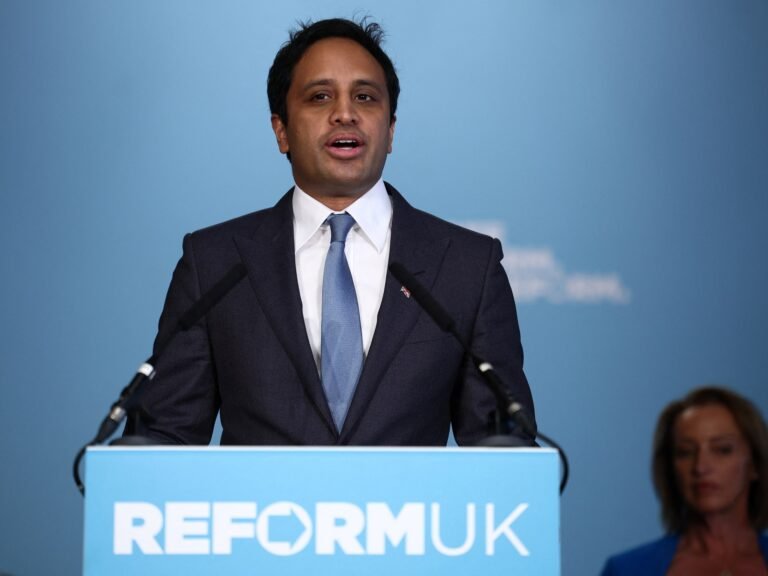 Voorzitter van de extreemrechtse Reform UK-partij stapt op na burqa-controverse