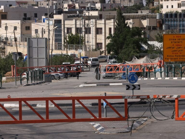 Waarom Israël de Westelijke Jordaanoever onder lockdown heeft geplaatst terwijl het Iran bombardeert
