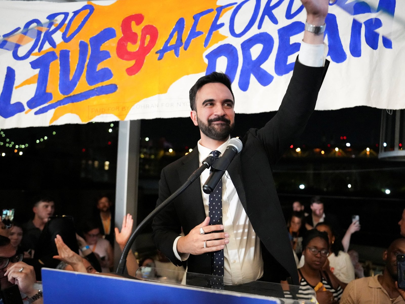 Wie is Zohran Mamdani, de waarschijnlijke volgende burgemeester van New York?