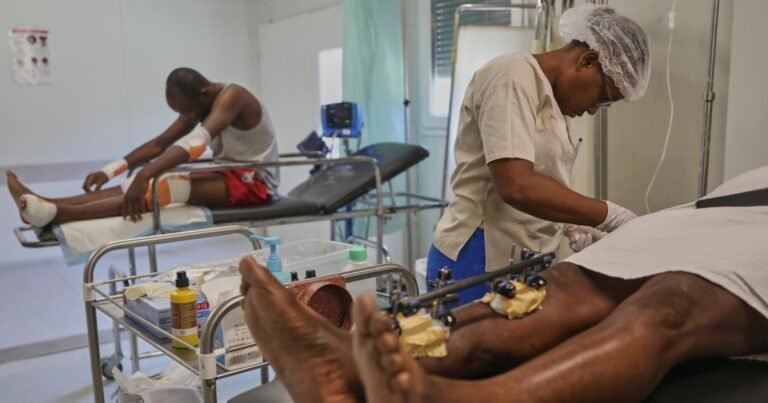 Zoeken naar Genezing: Binnen in een van de Laatste Ziekenhuizen in de Hoofdstad van Haïti
