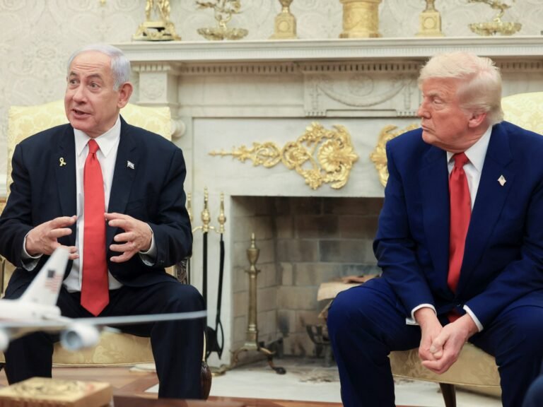 ‘Zegt één ding, doet een ander’: Wat is Trump's strategie in Iran?