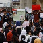 Bangladesh studenten eisen verantwoording na dodelijke crash van luchtmachtvliegtuig