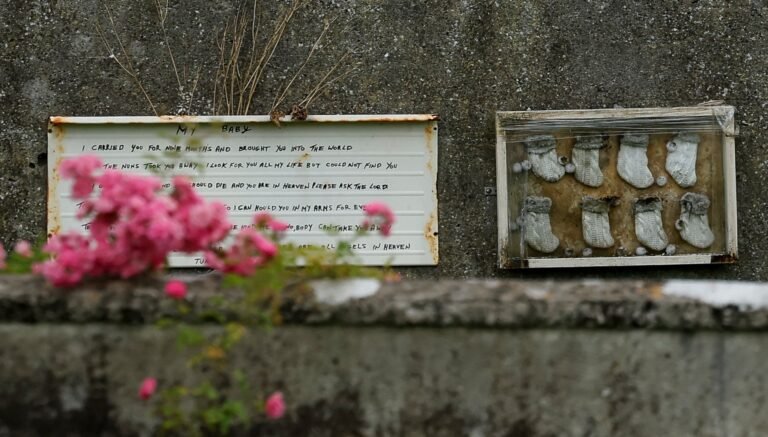 Begin van de Opgraving van Kindermassagraf bij Kerkelijk Tehuis in Ierland