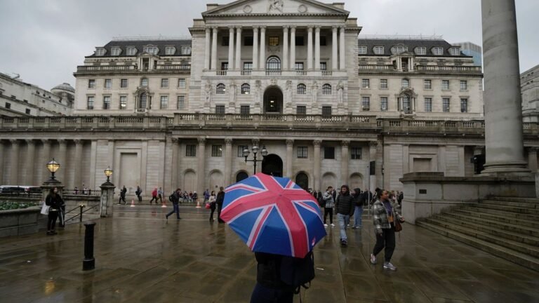 Britse economie krimpt opnieuw in mei ondanks overheidsinspanningen voor groei