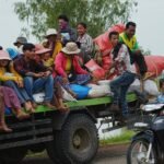 Cambodjanen Vluchten Voorbij de Grens met Thailand Terwijl Gevechten Voor de Derde Dag Voortduren
