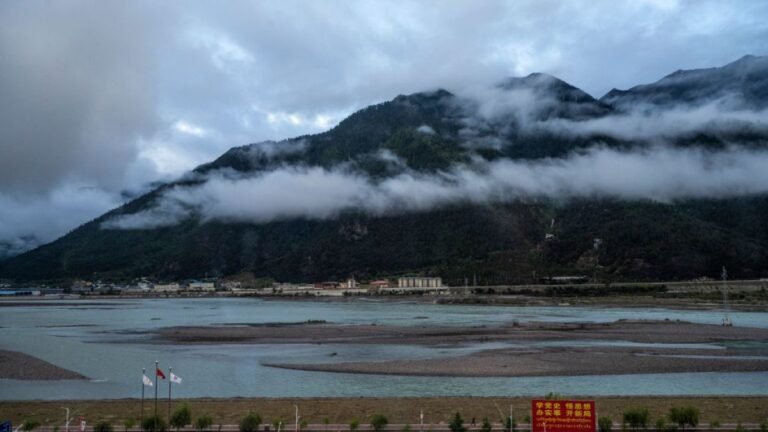 China begint met de bouw van 's werelds grootste waterkrachtcentrale in Tibet
