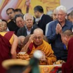 Dalai Lama viert zijn 90e verjaardag met volgers in Noord-India
