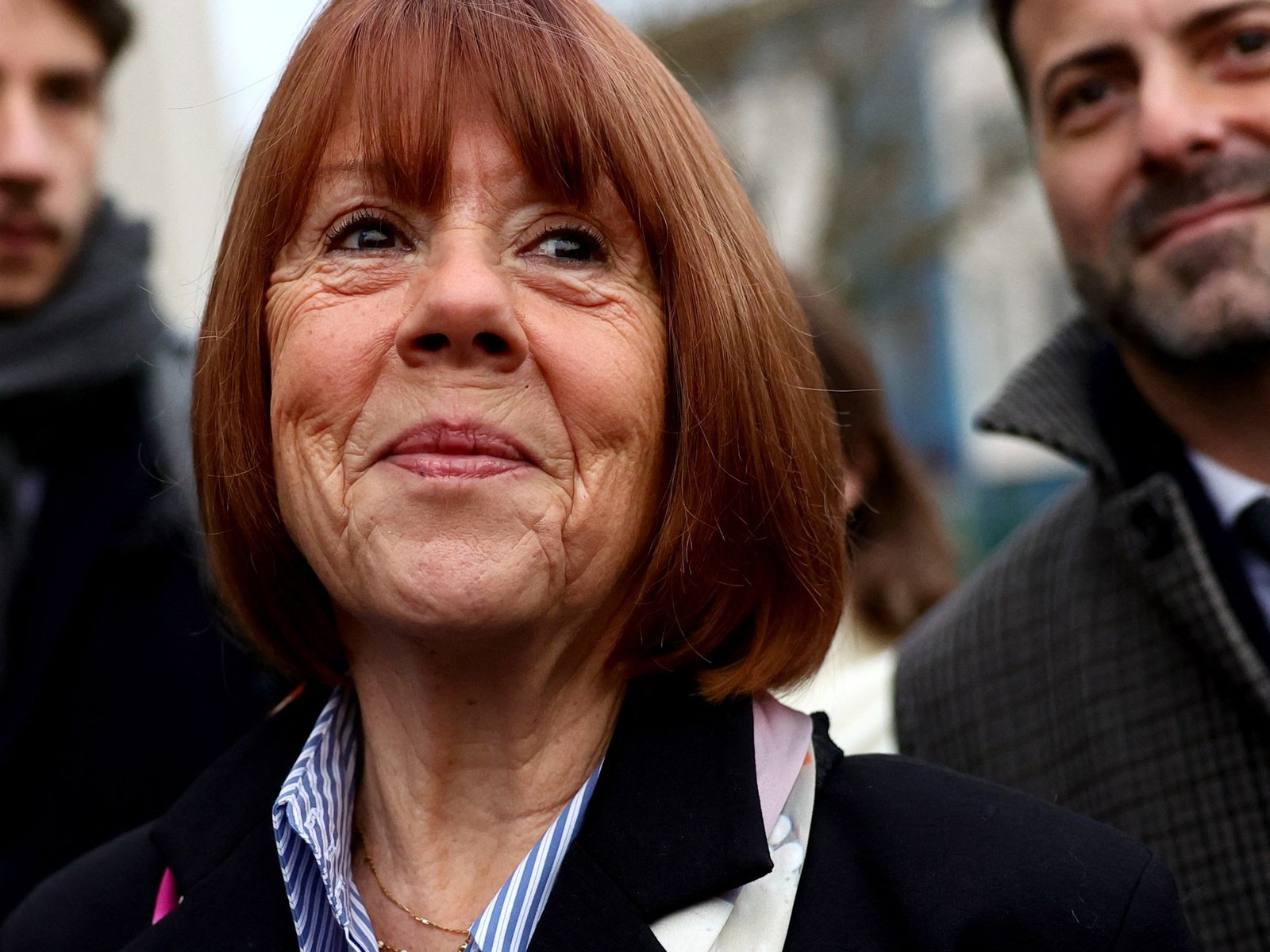 Feministisch icoon Gisele Pelicot ontvangt hoogste burgerlijke onderscheiding van Frankrijk