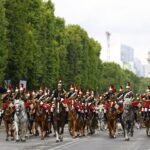 Frankrijk viert Bastille Day met grote parade in Parijs en feestelijkheden