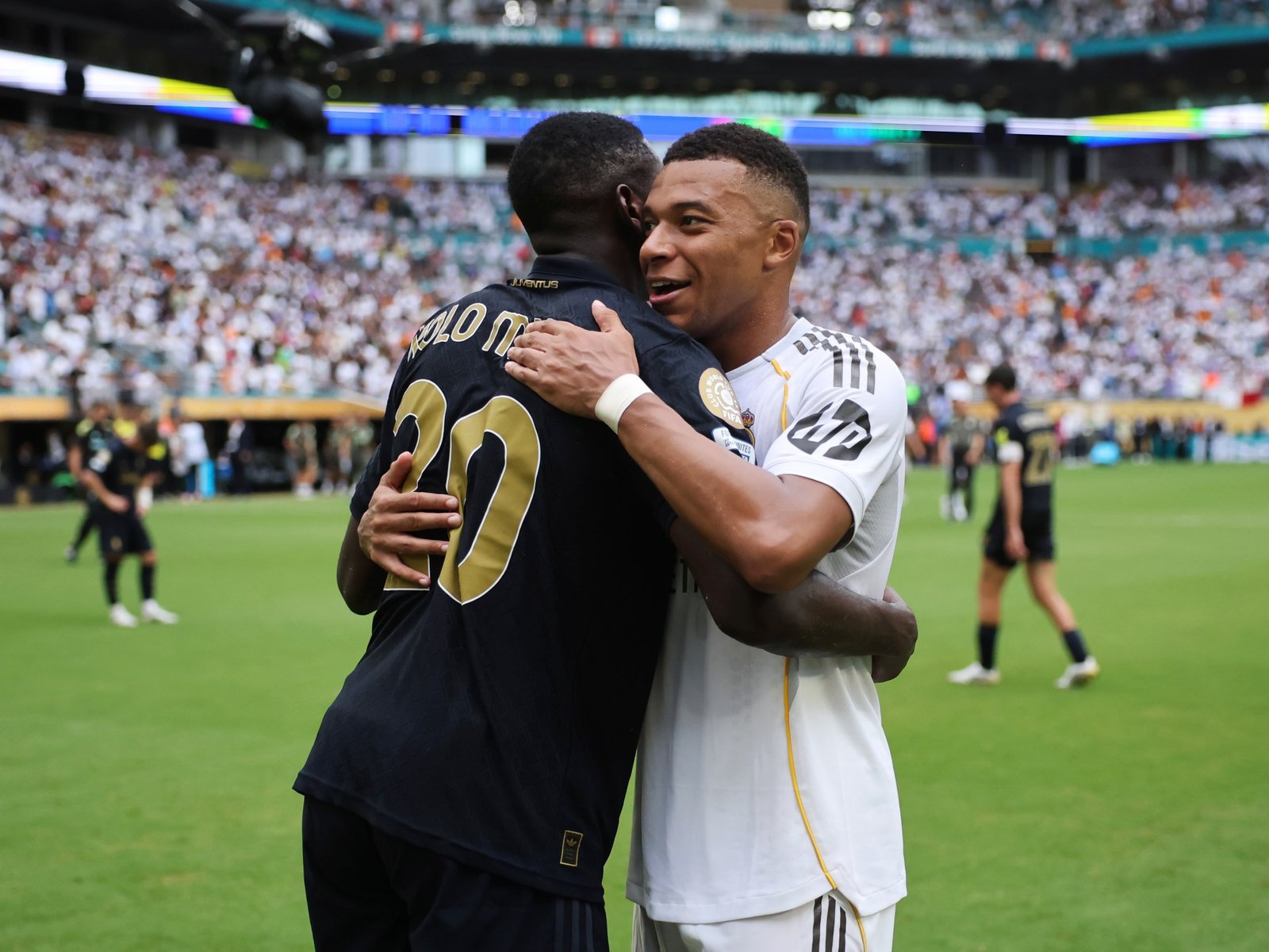 Mbappé Keert Terug Terwijl Real Madrid Juventus Verslaat in de Club Wereldbeker