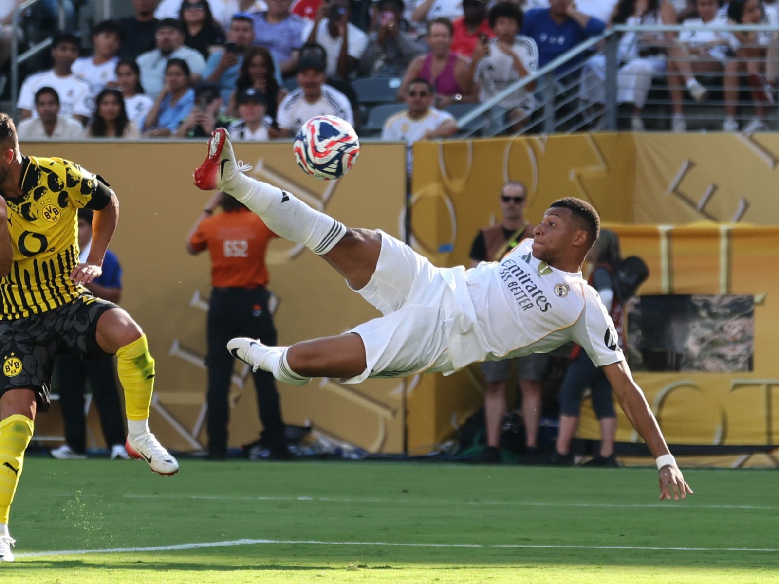 Mbappé scoort in spannende overwinning van Real Madrid op Dortmund in de Club Wereldbeker