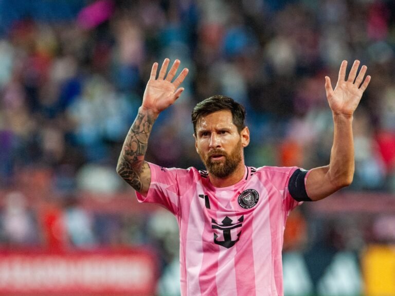 Messi Scoort Twee Doelpunten en Vestigt Nieuw MLS Record bij Overwinning van Inter Miami