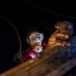 Nachtduikers op zoek naar zeekomkommers en winst voor de kust van West-Afrika