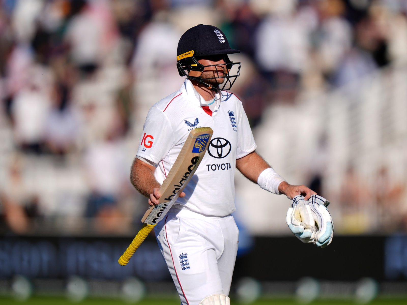 Root's 99 Houdt India Op Afstand Tijdens Eerste Dag Op Lord's