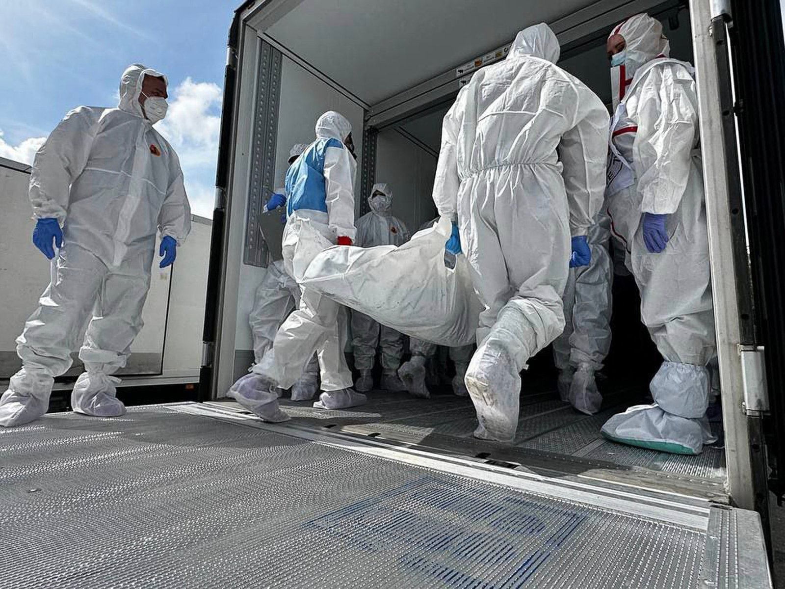 Rusland en Oekraïne ruilen opnieuw lichamen van oorlogsslachtoffers uit, meldt het Kremlin