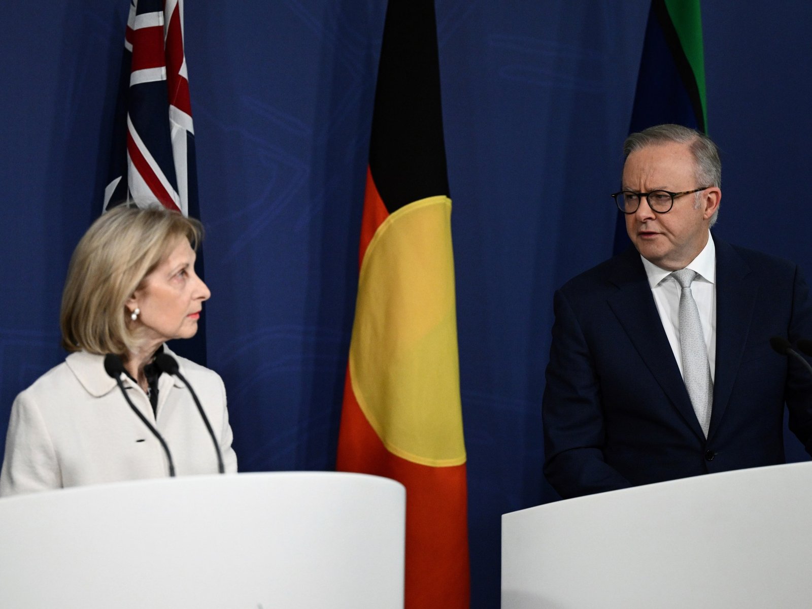 Stop financiering universiteiten die antisemitisme toestaan, zegt Australische gezant