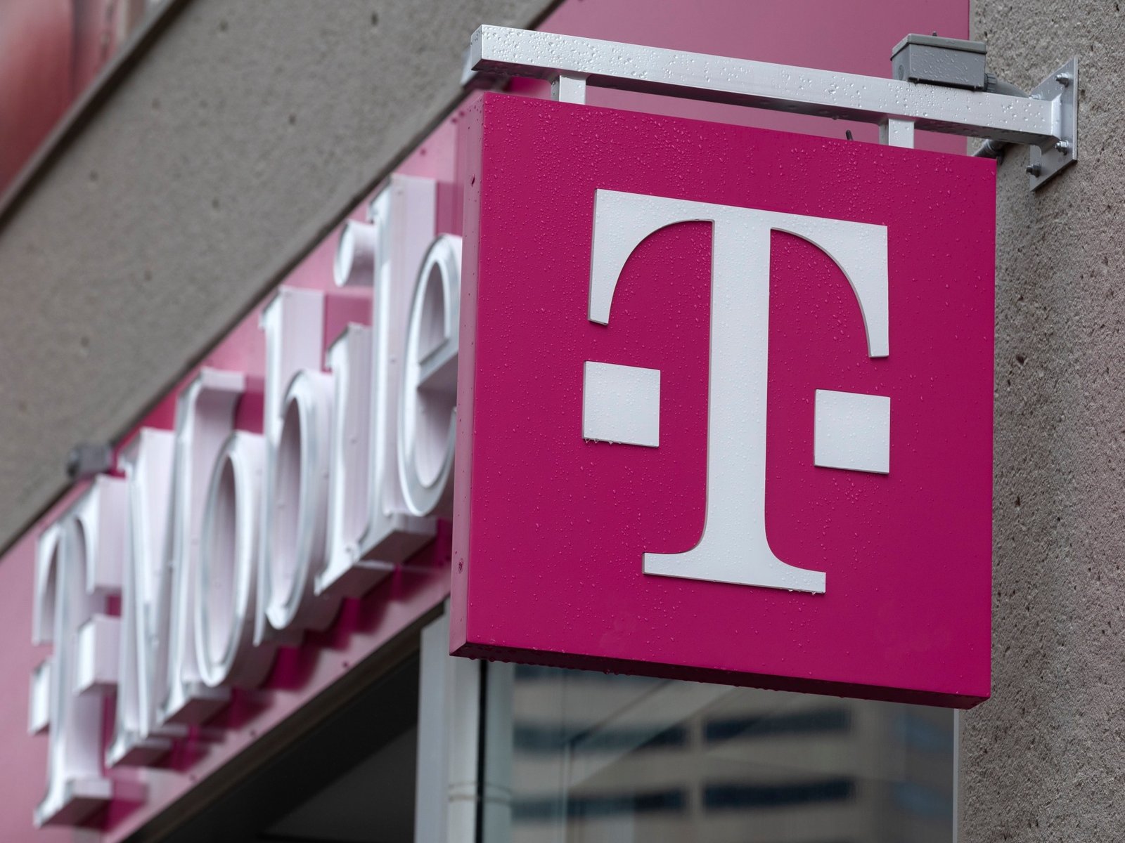 T-Mobile beëindigt DEI-programma in zoektocht naar goedkeuring van regelgevers