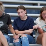 Texas Rouwt om Overstromingsslachtoffers tijdens Herdenkingsdienst terwijl Zoektocht naar Vermisten Voortduurt