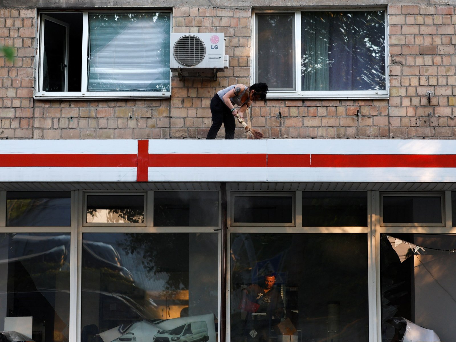 Trump's Laatste Wending in het Oekraïne-Rusland Conflict: Waarom Herstart de VS Wapenleveringen?