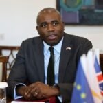 Verenigd Koninkrijk herstelt diplomatieke betrekkingen met Syrië tijdens bezoek Lammy aan Damascus