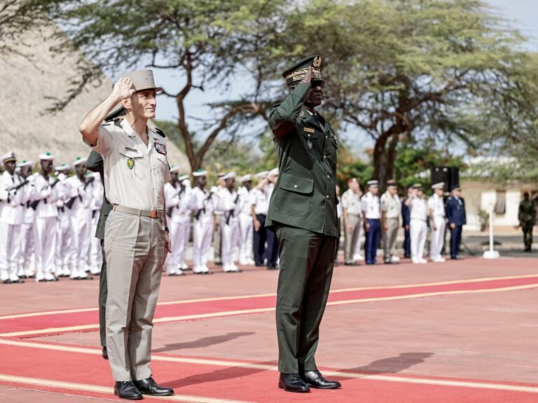 Voormalige koloniale macht Frankrijk geeft laatste militaire bases in Senegal op