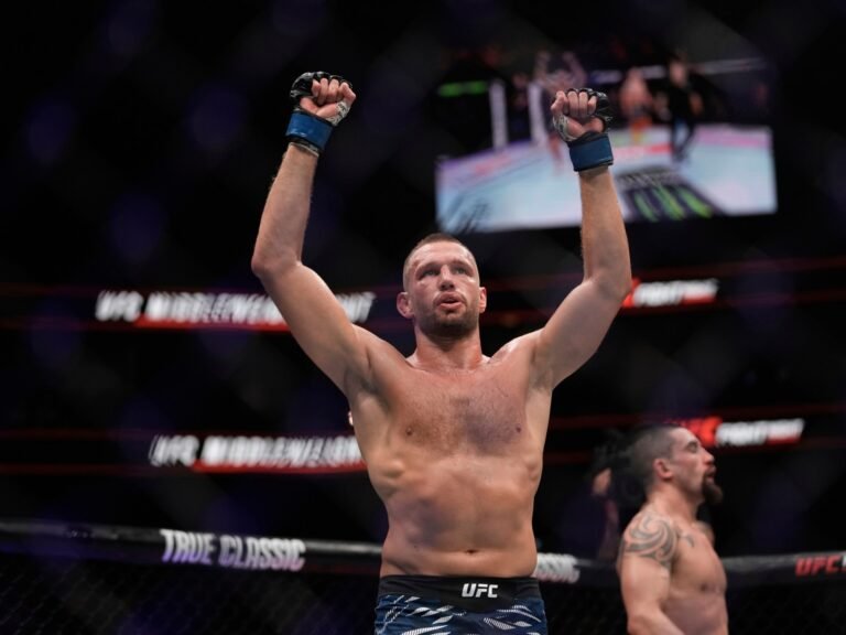 Whittaker verliest van de Ridder via split decision tijdens UFC Abu Dhabi