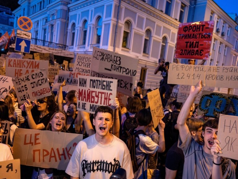 Zelenskyy Introduceert Wet na Anticorruptieprotesten in Oekraïne