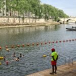 Zijne Heropening van de Seine voor Parijse Zwemmers na Olympische Spelen en Eeuwlange Sluiting
