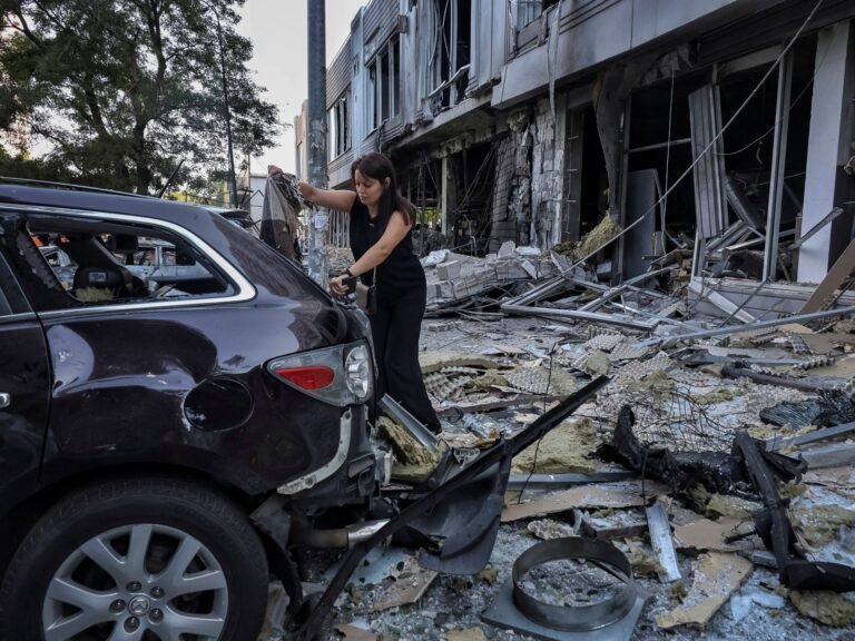 ‘Geen wonderen’: Rusland relativeert Oekraïne-gesprekken terwijl dodelijke aanvallen aanhouden