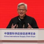 ‘Katalysator voor vooruitgang’: Nvidia CEO prijst China's AI op beurs in Beijing